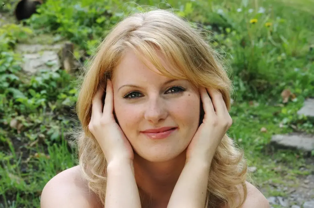 Hvilke farver klæder kølige hudtoner bedst?