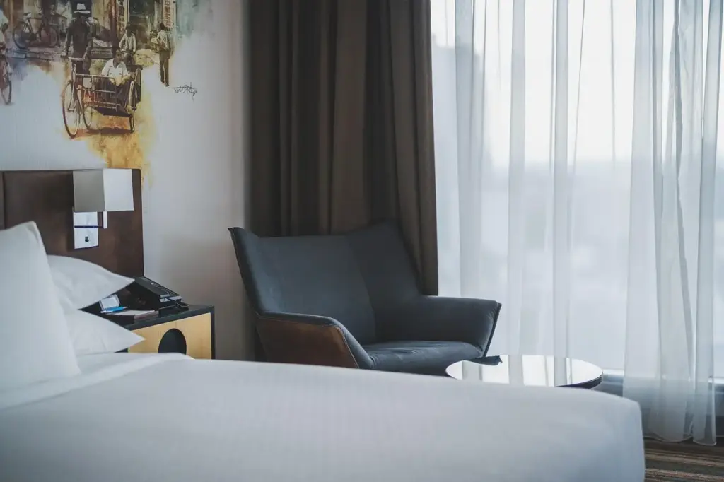 Hvilke gæsteritualer gør overnatninger i små hjem nemmere?