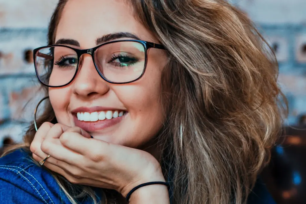 Vil du gerne have et Hollywood-smil? Her er flere tips til at få flotte hvide tænder