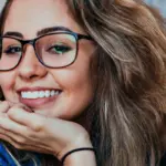 Vil du gerne have et Hollywood-smil? Her er flere tips til at få flotte hvide tænder